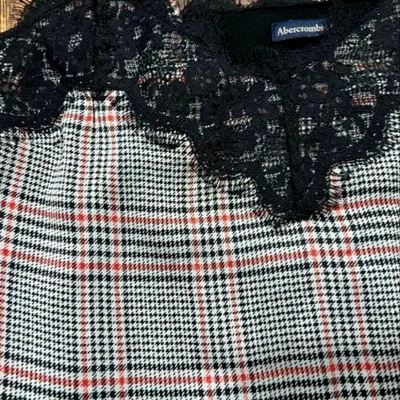 Abercrombie & Fitch Black Red Plaid Lace Cami 🥀 - Picture 4 of 12